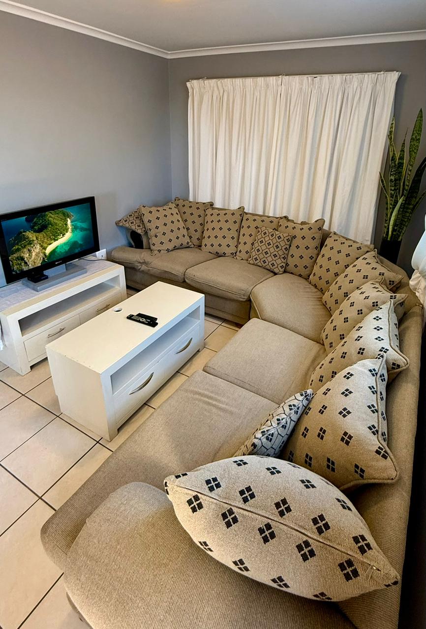 To Let 2 Bedroom Property for Rent in Country Club Western Cape